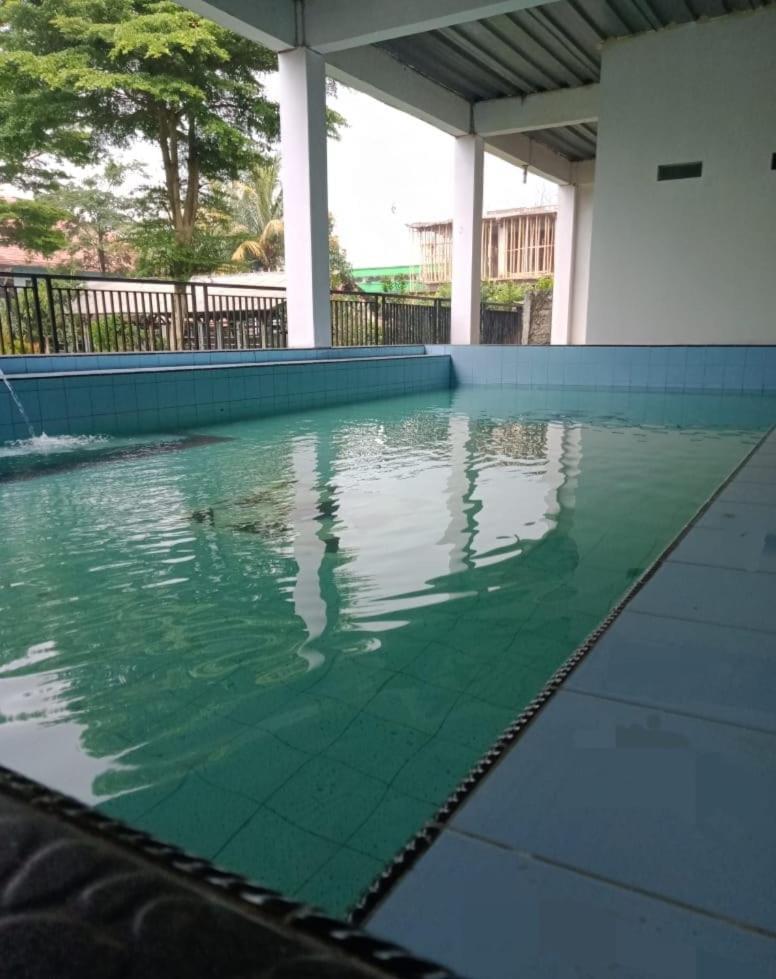 Kampung Istal Villa Pamijahan Bogor Exterior foto